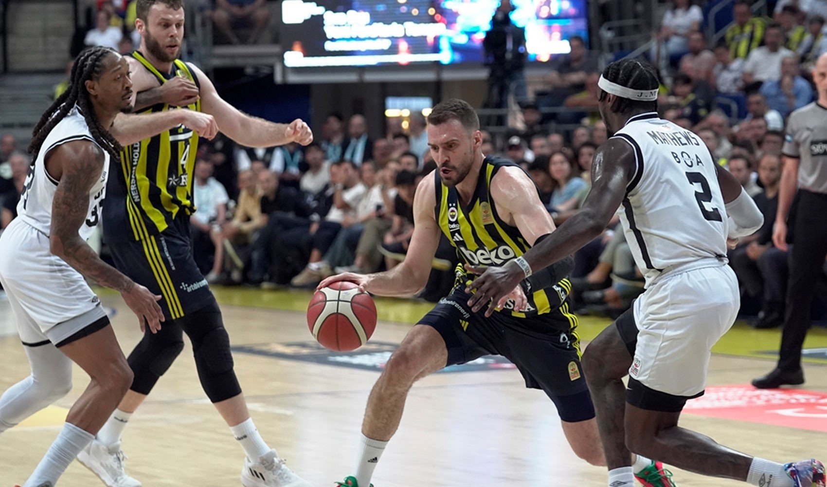 TBF Disiplin Kurulu'ndan kötü tezahürat nedeniyle Fenerbahçe'ye ceza