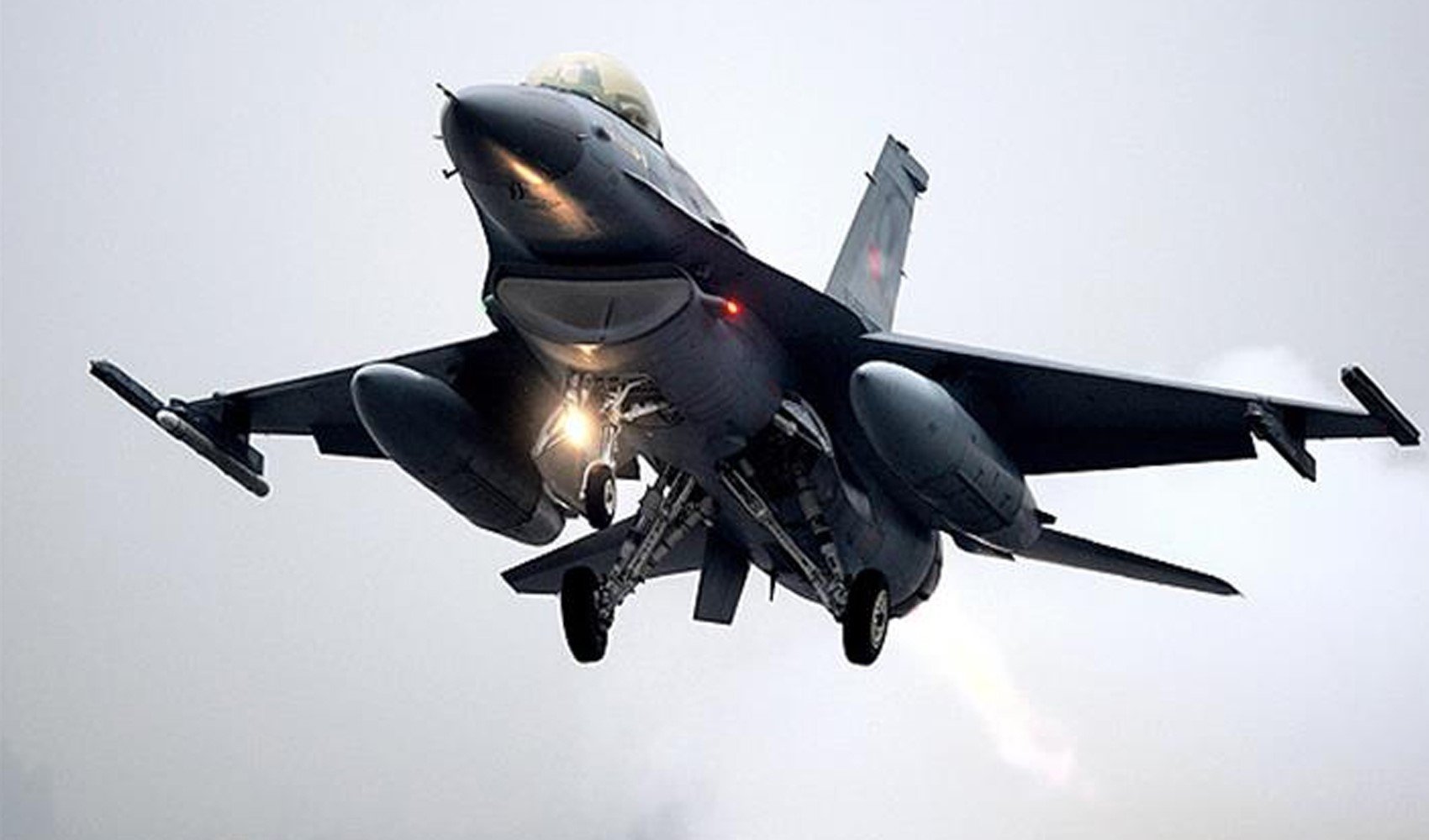 İsrail: 60 savaş uçağı, İran'ın merkezinde hava saldırısı dalgası düzenledi