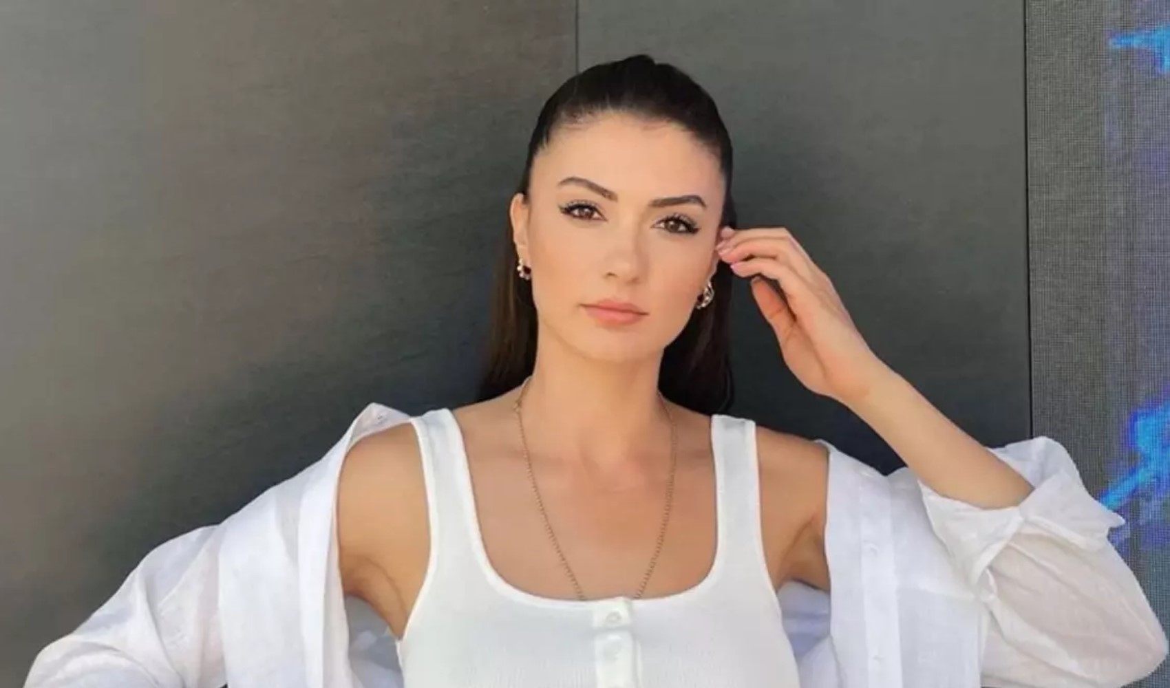 Burcu Özberk'ten 'Daha fazla kilo alma' yorumuna sert tepki