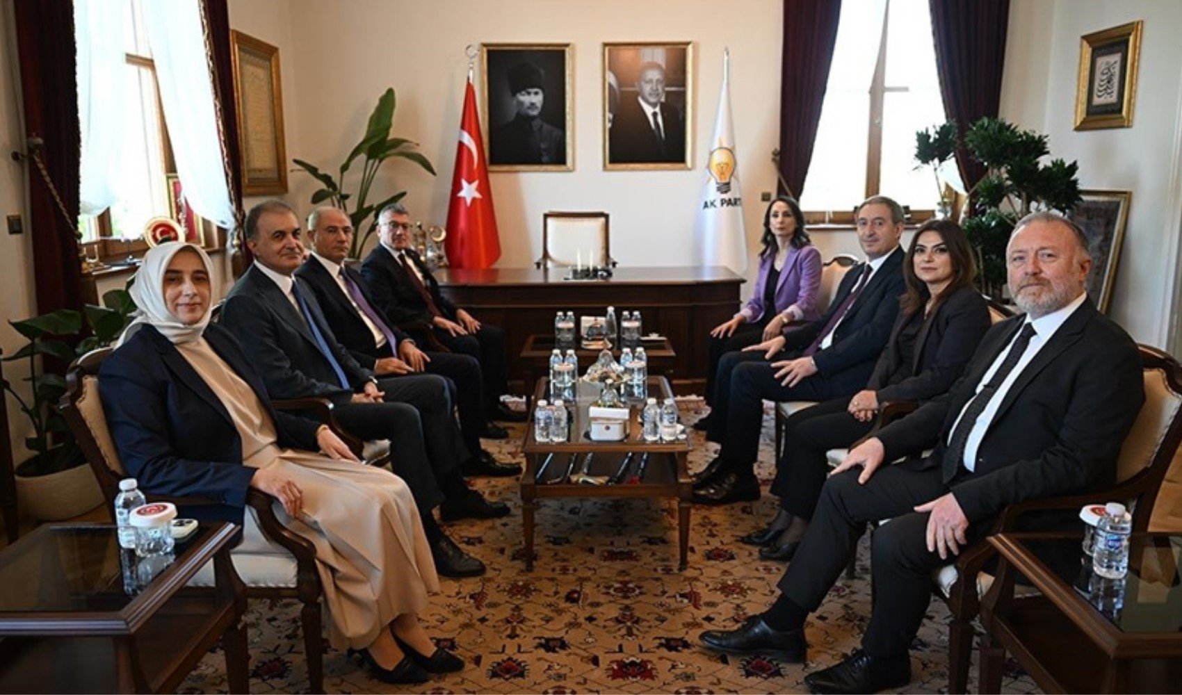 DEM’in İmamoğlu ziyareti AKP kulislerini karıştırdı: Açılımda durgunluk mu var? DEM’in İmamoğlu ziyareti AKP kulislerini karıştırdı: Açılımda durgunluk mu var?