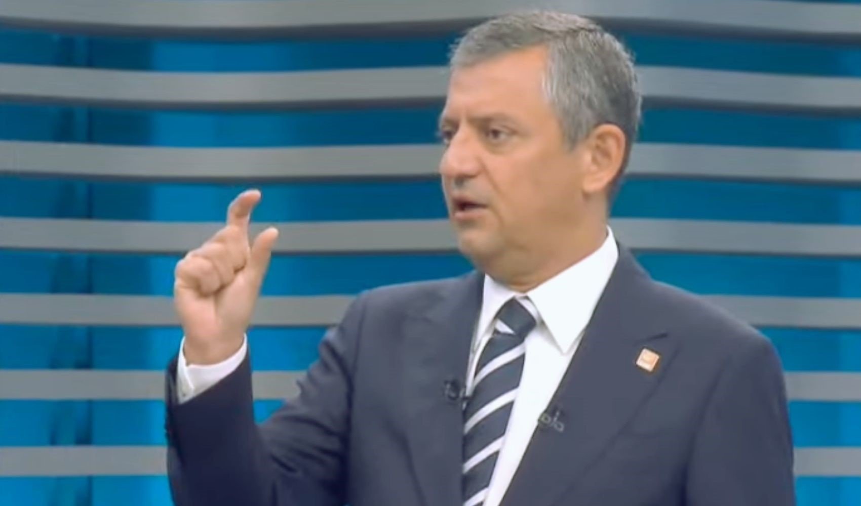 Özgür Özel, CHP ile AKP arasındaki oy farkını açıkladı: 'Bütün anketlerde öndeyiz'