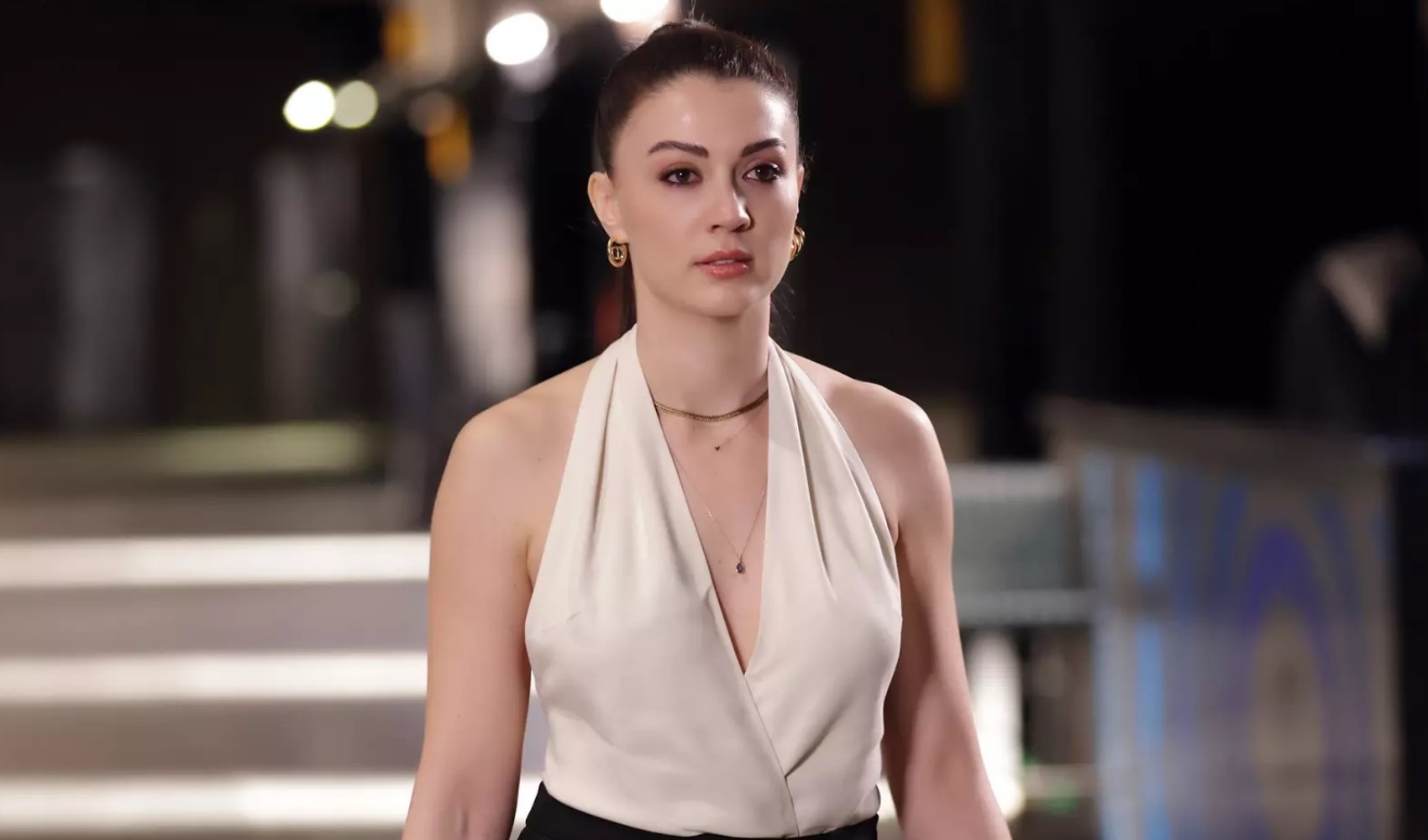 Burcu Özberk'ten 'Daha fazla kilo alma' yorumuna sert tepki
