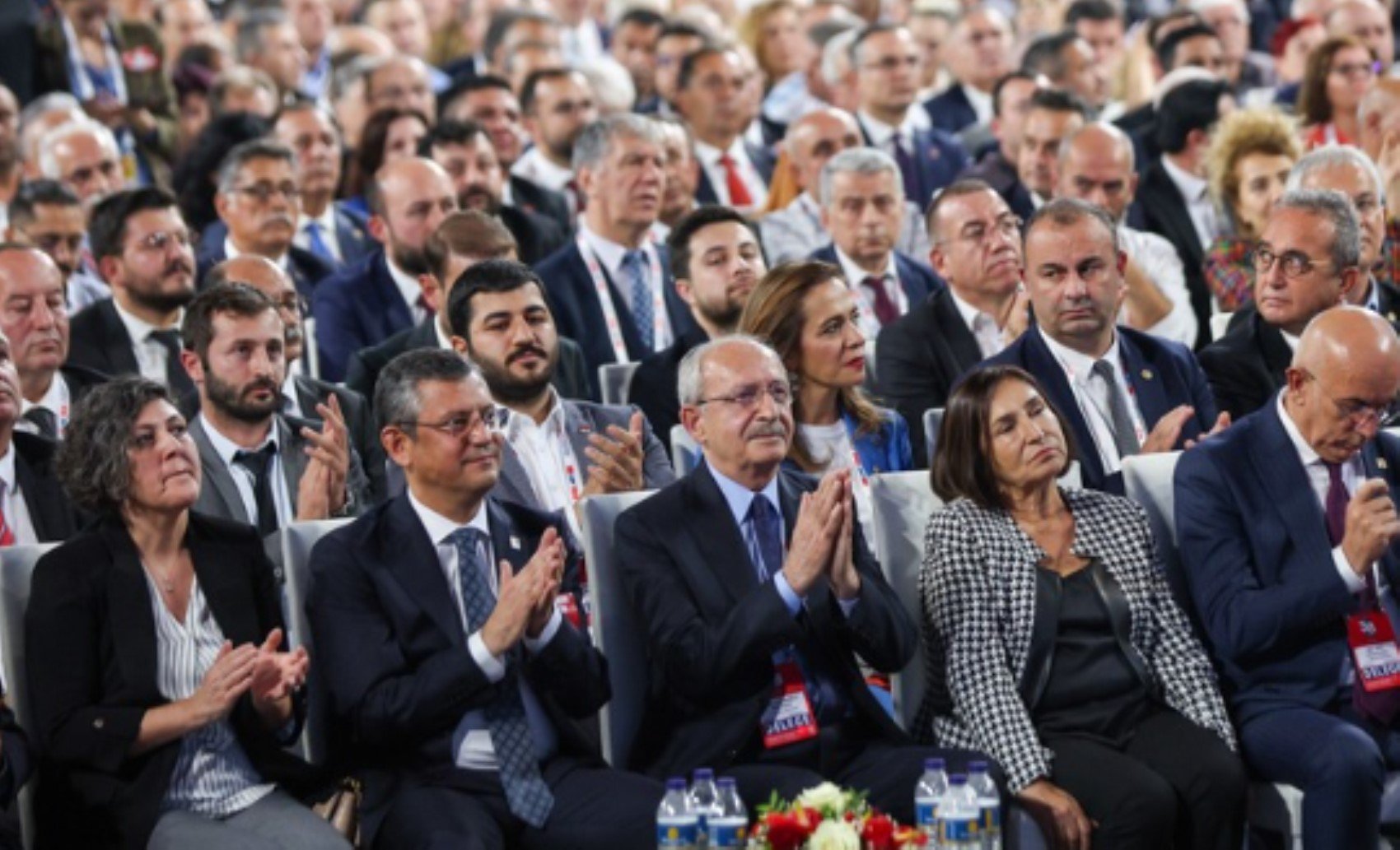 CHP'de çarpıcı kulis: 3 isim Kemal Kılıçdaroğlu ile görüştü: 'Partiyi kayyuma mı bırakayım' çıkışı!