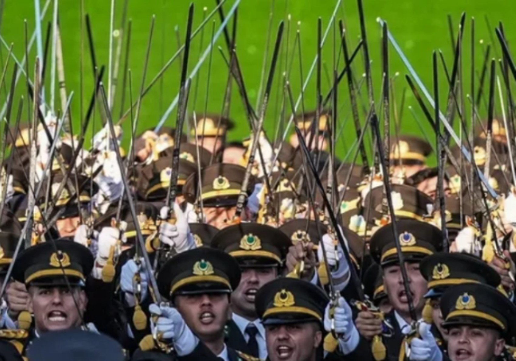 İkinci teğmenler krizi! Öğrencilerden savunma istendi