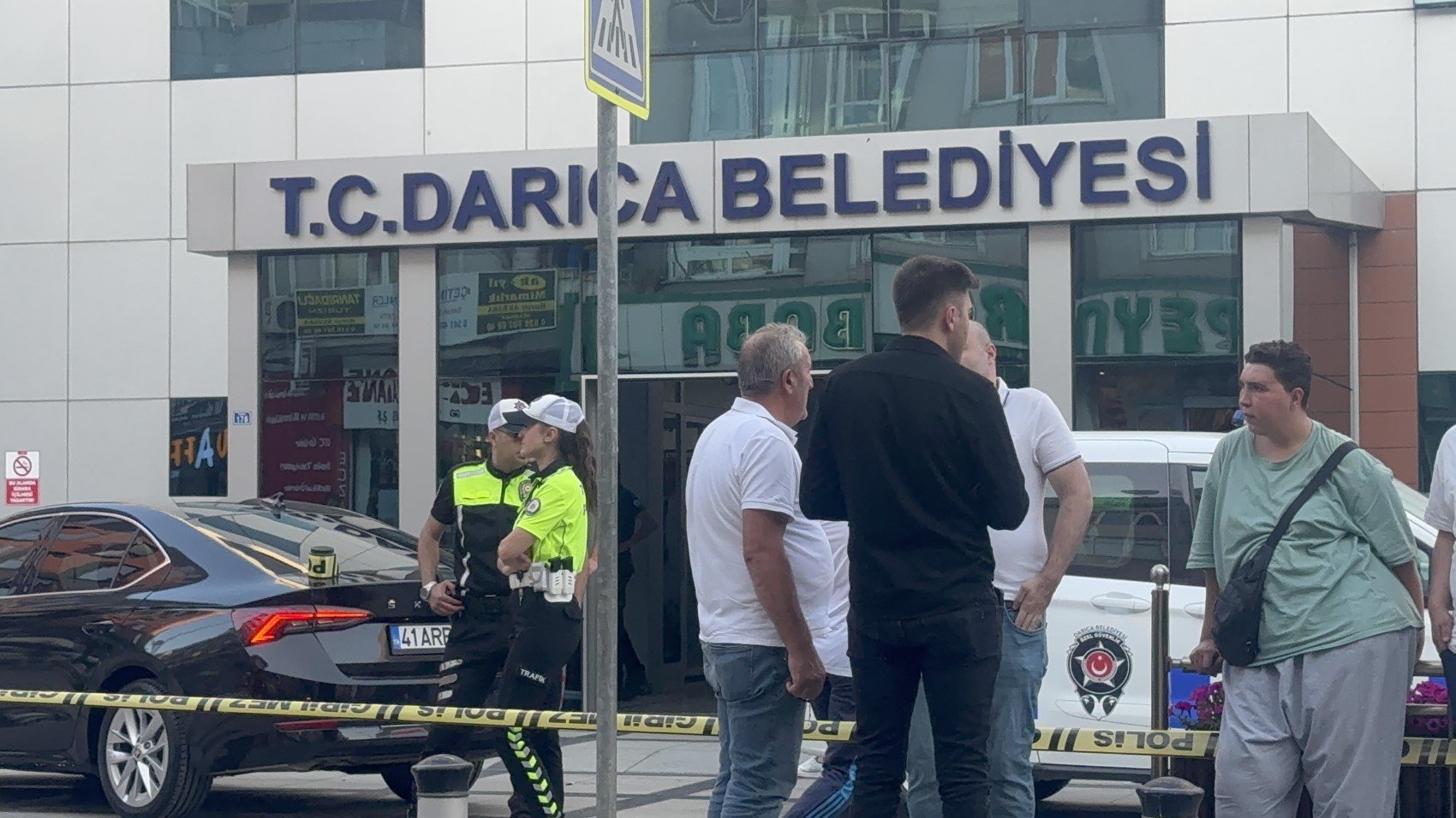 Zabıta intihar etti, AKP'li Belediye Başkanı yaralandı: Belediye binasında dehşet dolu anlar