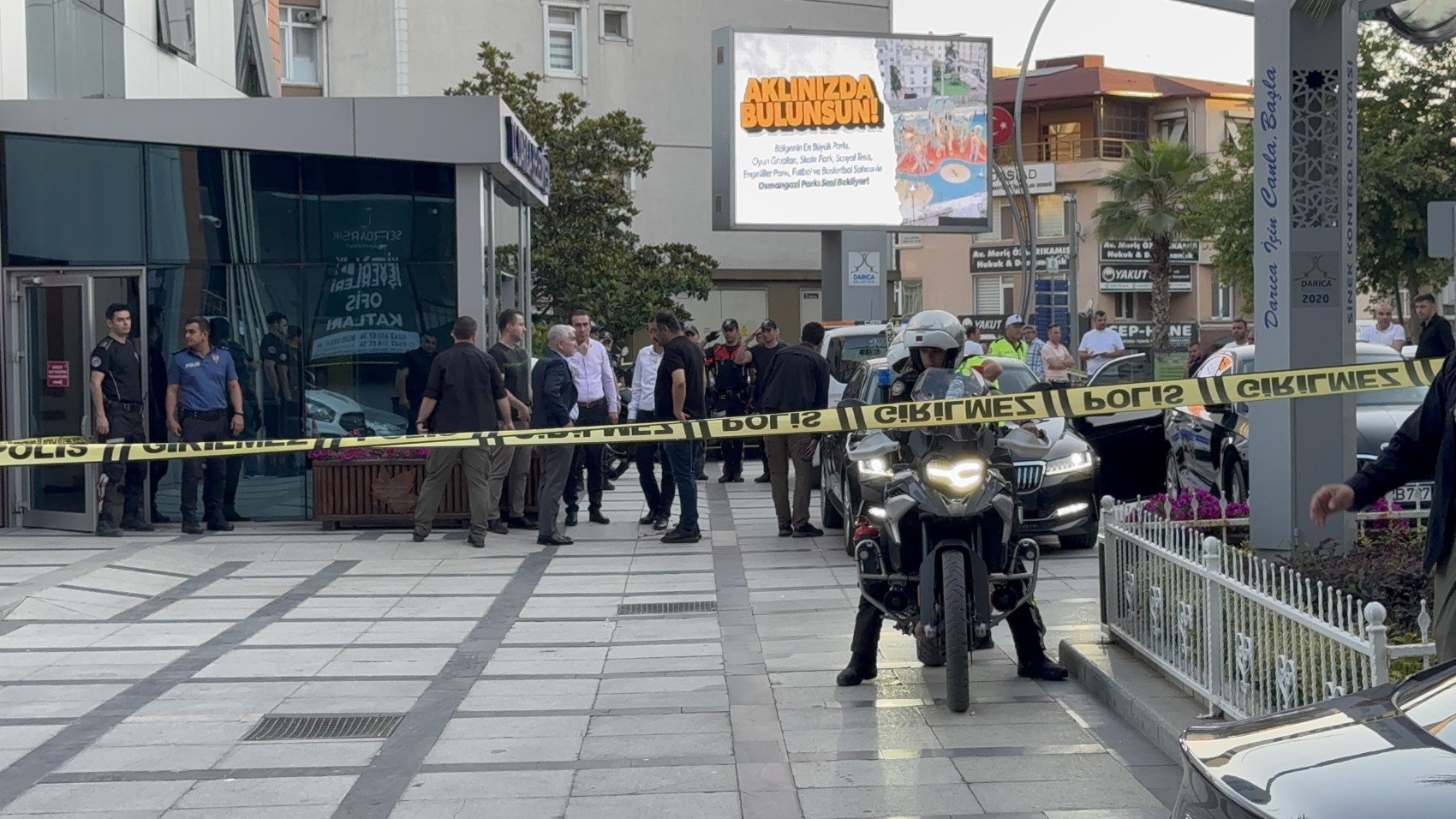 Zabıta intihar etti, AKP'li Belediye Başkanı yaralandı: Belediye binasında dehşet dolu anlar