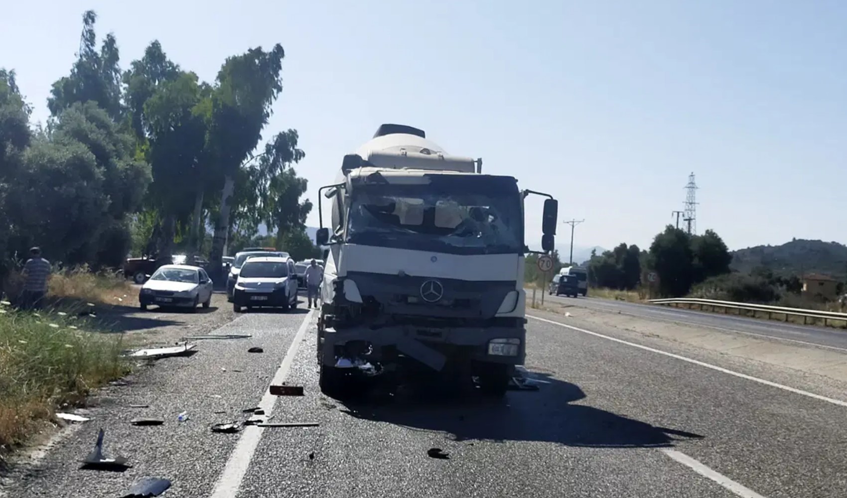 Beton mikseri minibüse çarptı, 1 kişi hayatını kaybetti!