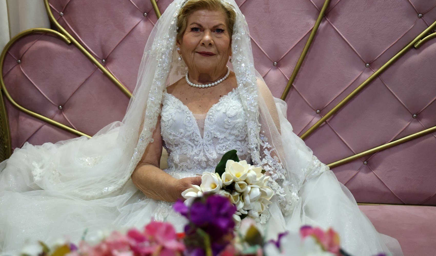 Gelinlik hayaliyle tanınan 83 yaşındaki Sümbül Topbaş çalılık alanda ölü bulundu