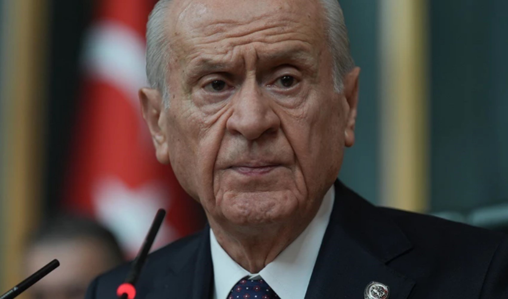 Devlet Bahçeli'nin taktığı rozet gündem oldu! Devlet Bahçeli'nin taktığı rozet gündem oldu!