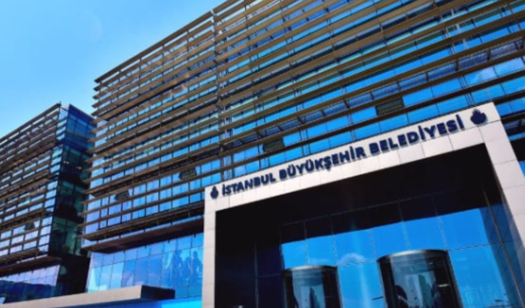 İBB soruşturmasında tutuklanan Kapki ifadeye giderken eşi gözaltına alındı: CHP'li Emir'den açıklama İBB soruşturmasında tutuklanan Kapki ifadeye giderken eşi gözaltına alındı: CHP'li Emir'den açıklama