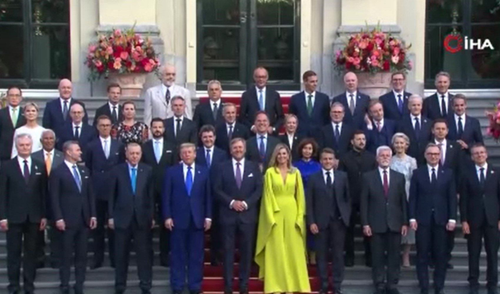 Cumhurbaşkanı Erdoğan, NATO liderleri aile fotoğrafına katıldı