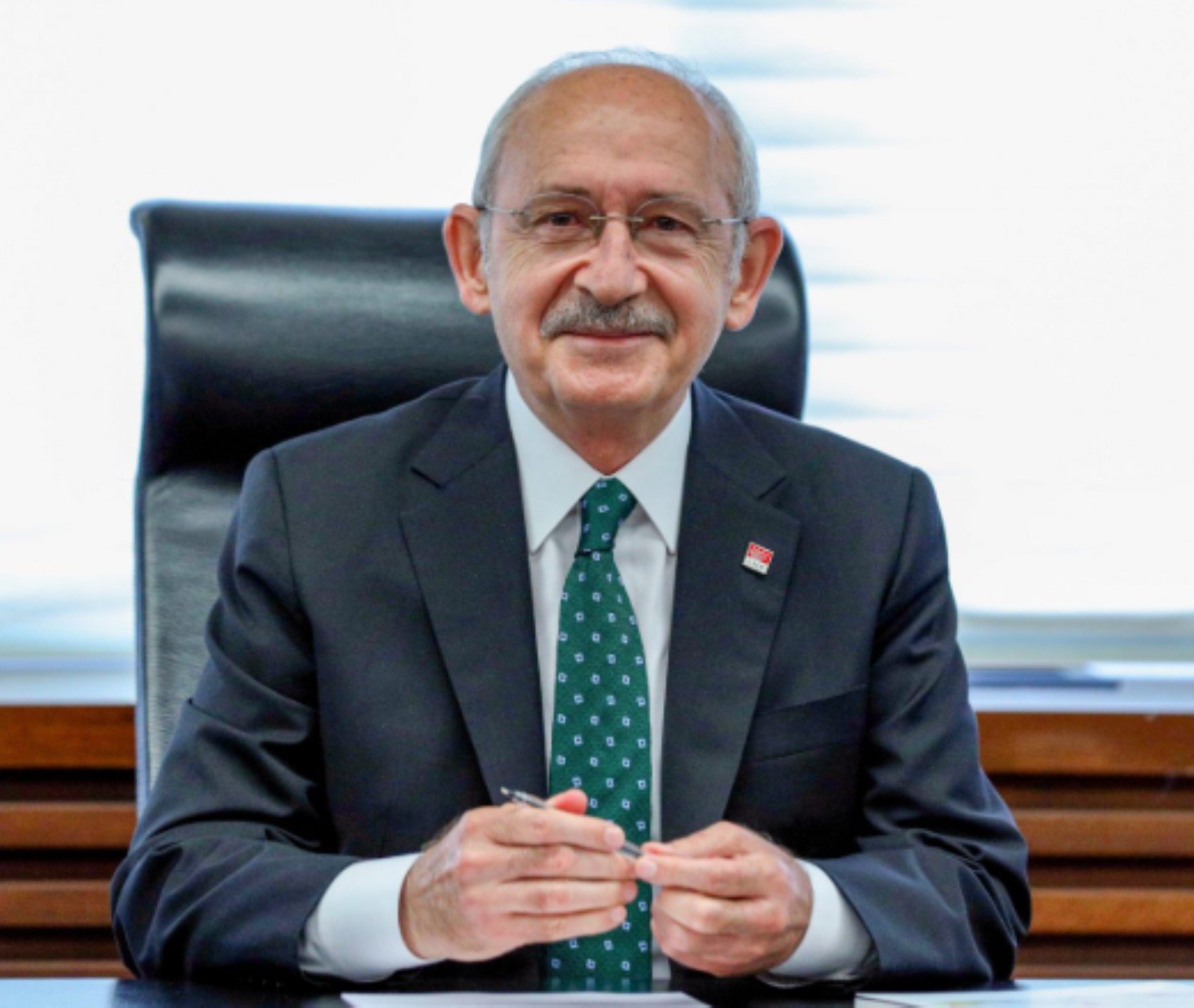 Kemal Kılıçdaroğlu, yandaş medyanın manşetlerini süsledi: Karikatürlü destek!