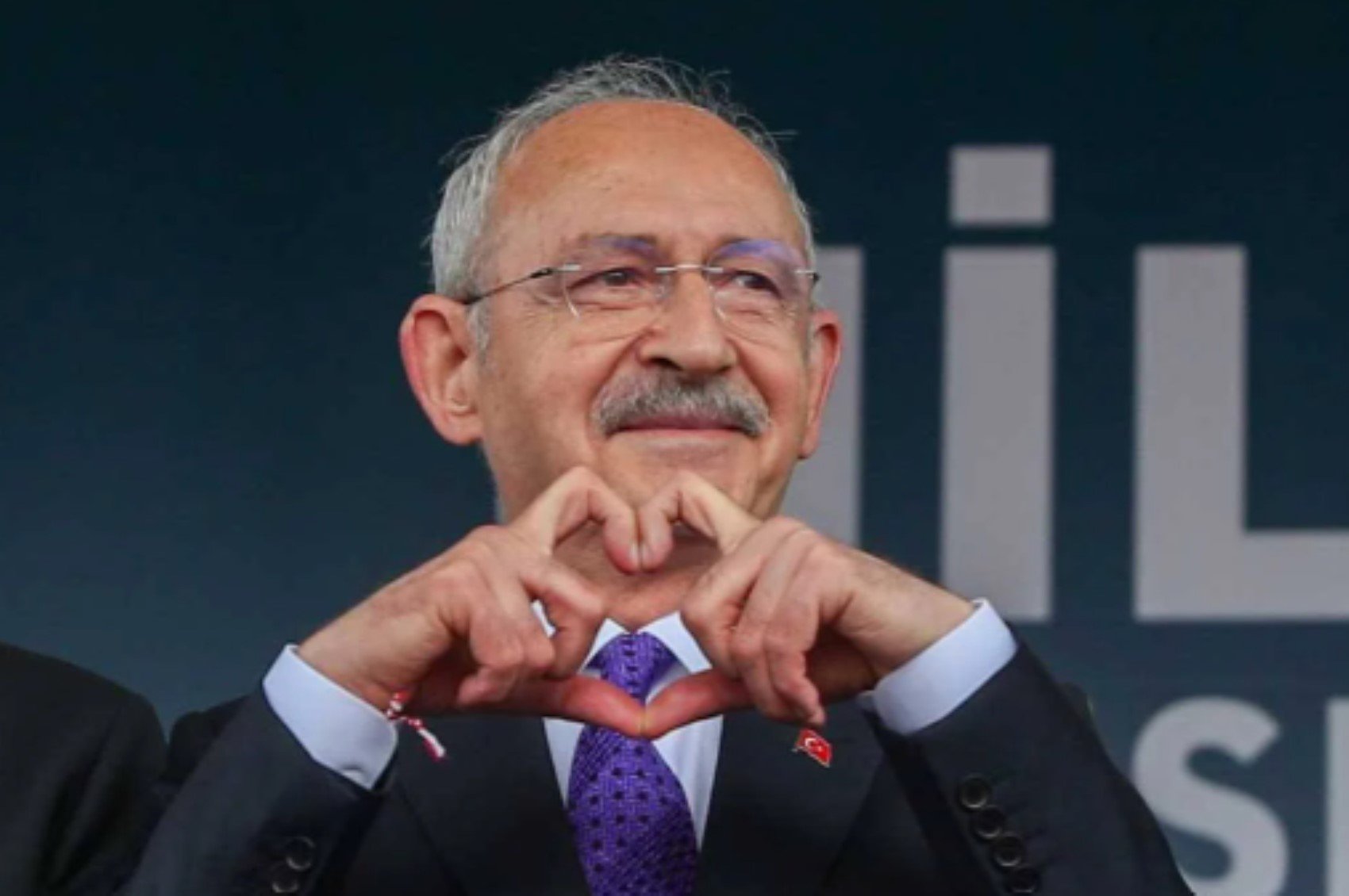 Kemal Kılıçdaroğlu, yandaş medyanın manşetlerini süsledi: Karikatürlü destek!