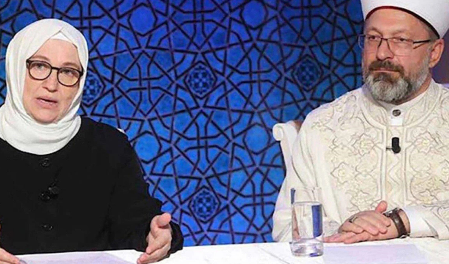Diyanet İşleri Başkanı Ali Erbaş'ın eşinden VIP Hac! Diyanet İşleri Başkanı Ali Erbaş'ın eşinden VIP Hac!