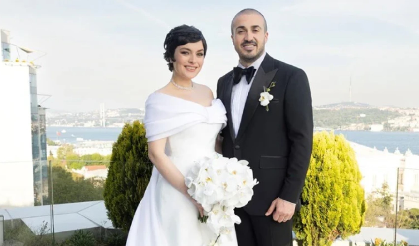 Ezgi Mola ve Mustafa Aksakallı'dan şoke eden karar! Boşandılar