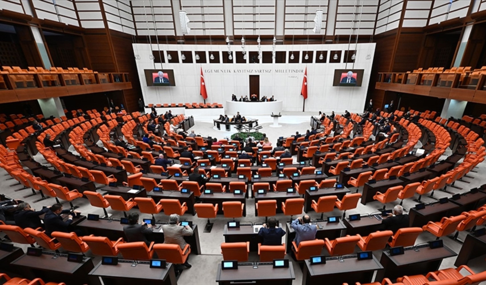 Meclis’te Kürtçe 'Allah belanı versin' gerginliği