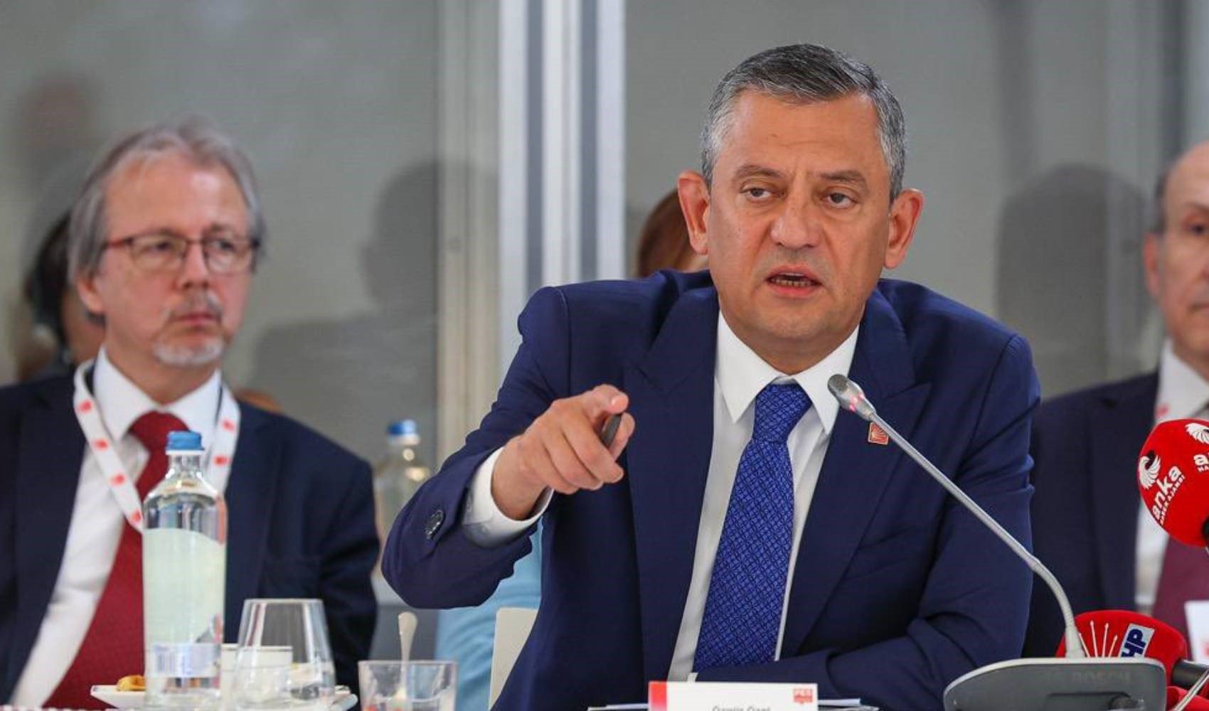 CHP lideri Özel'den Brüksel'de 'Erdoğan' çıkışı! 'Türkiye'nin sahibi gibi davranıyor'