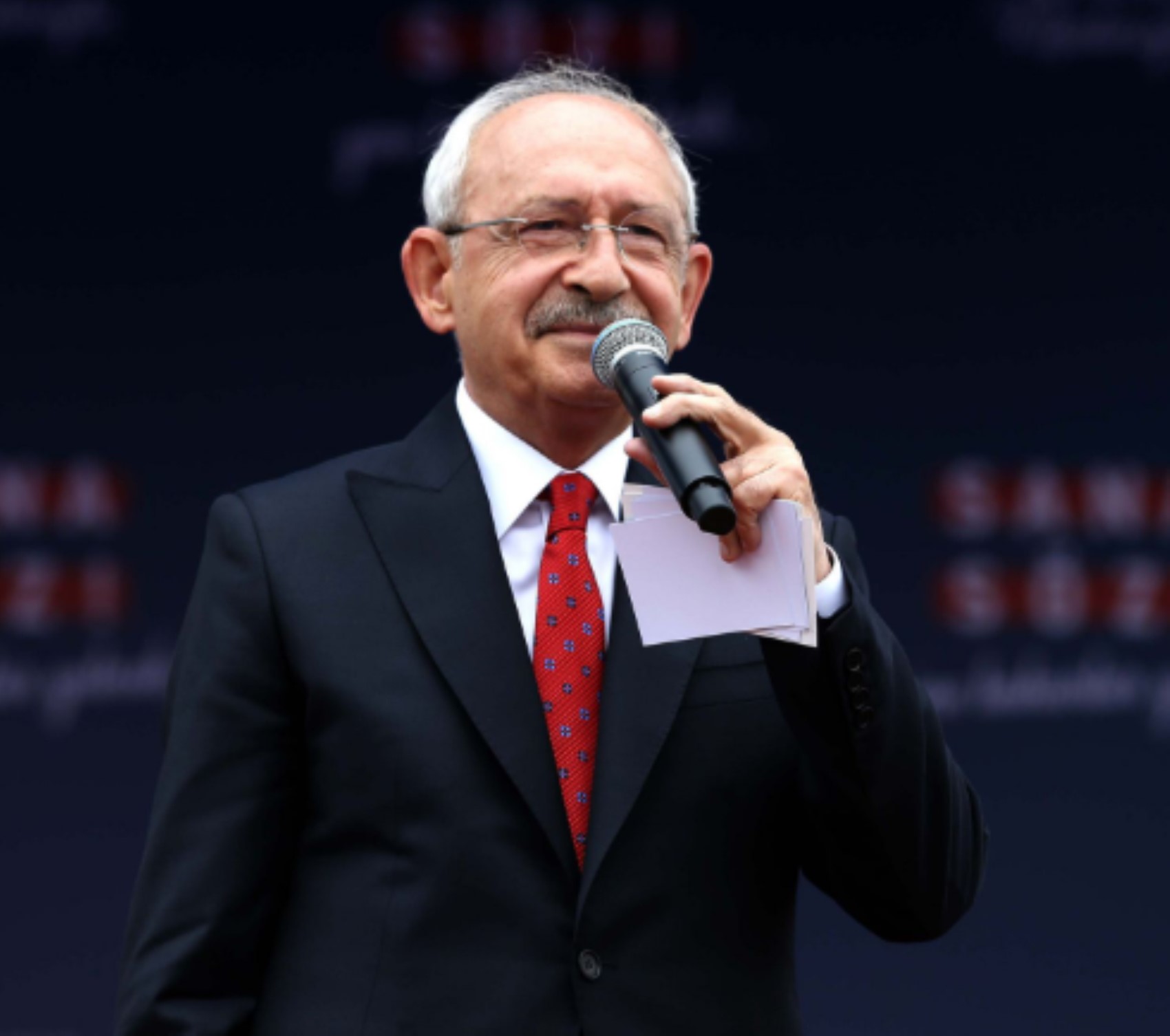 Yandaş medyanın dili değişti: Yeni Akit'in Kılıçdaroğlu 'sevgisi' sürüyor