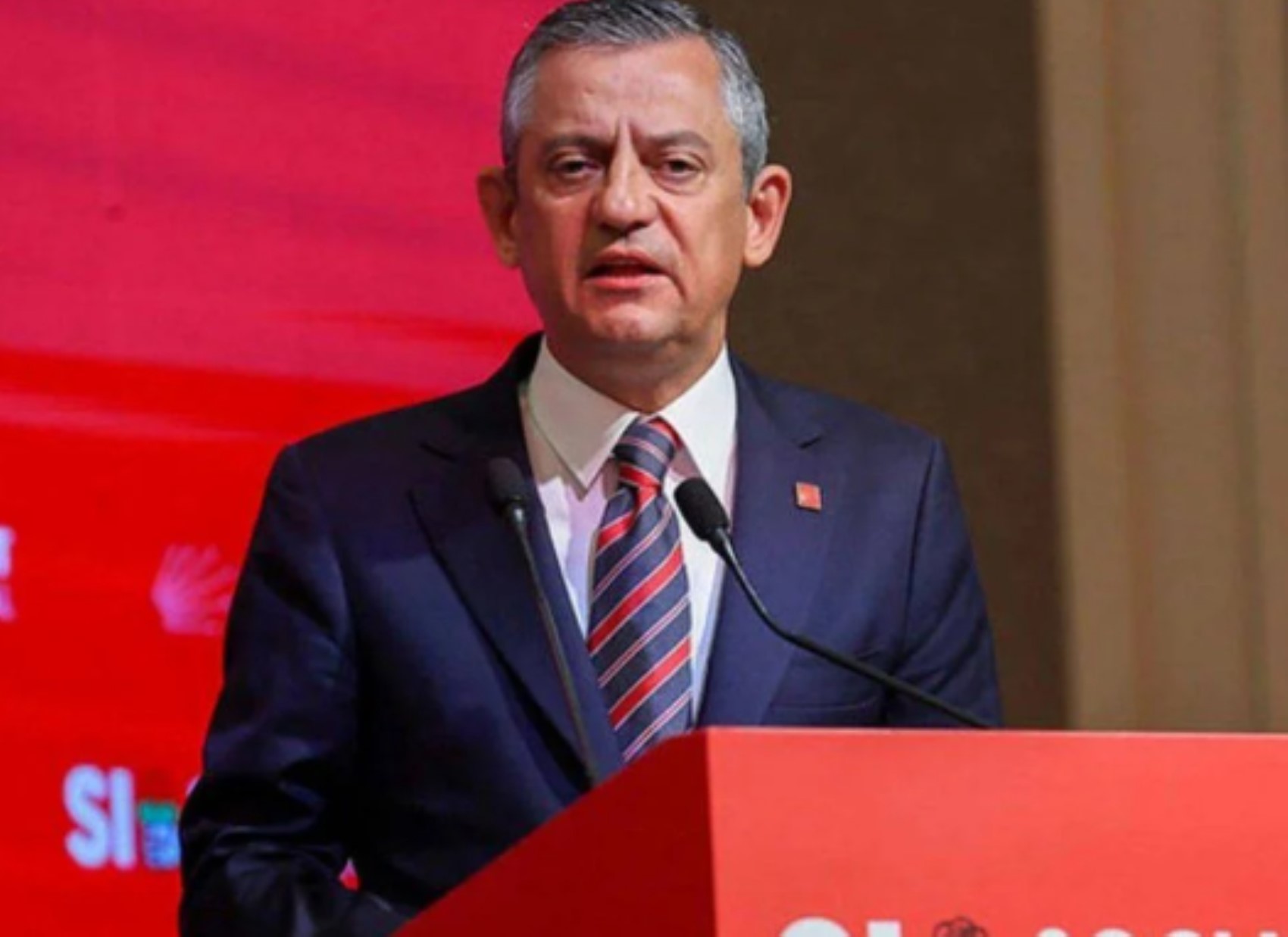 CHP’ye Kurultay baskısı sürerken Özgür Özel anketi ortaya çıktı!