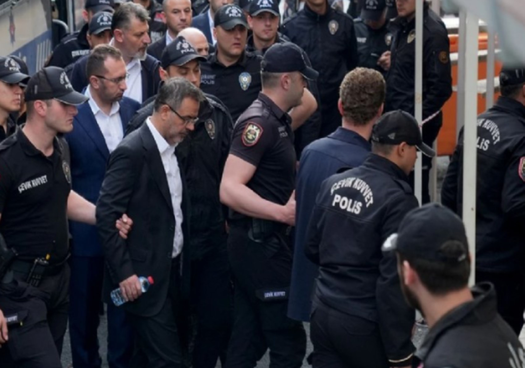 İBB soruşturmasında bir etkin pişmanlık daha... 'Bilseydim arkadaşlık bile yapmazdım'