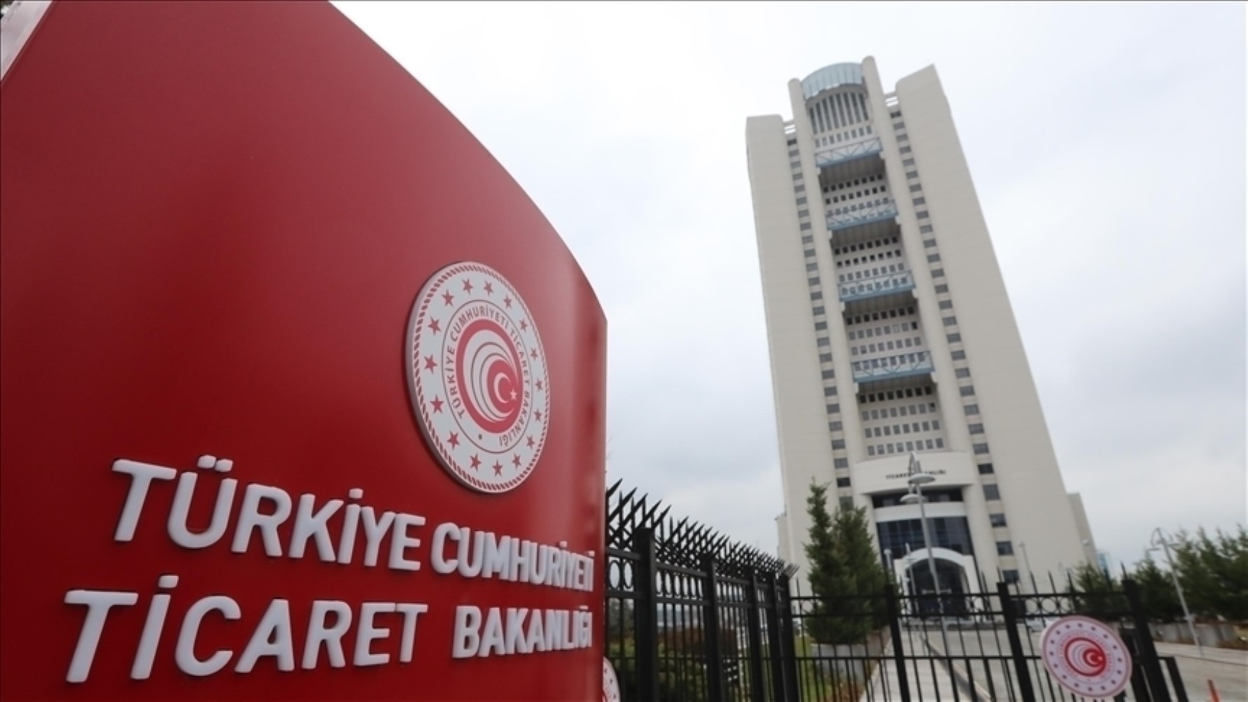 Böylesi görülmedi... Eski Bakan Yardımcısına tam 8 maaş!