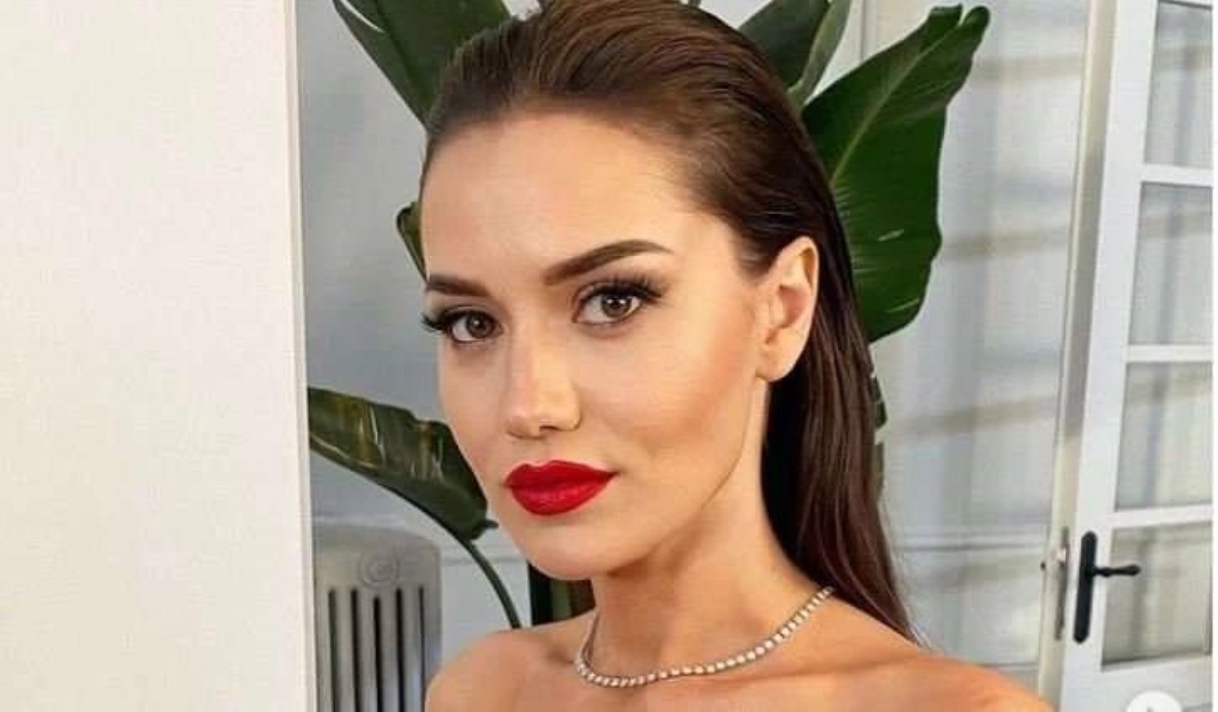 Fahriye Evcen 39. yaşını yeni imajıyla kutladı
