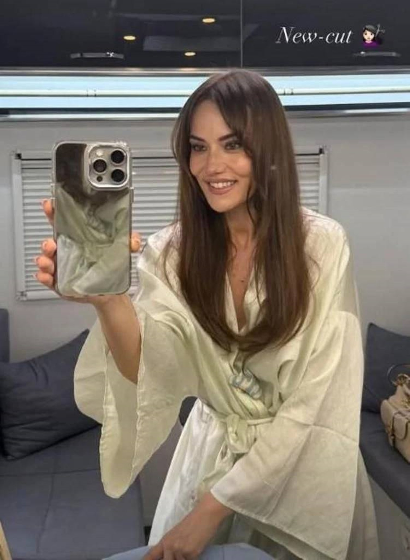 Fahriye Evcen 39. yaşını yeni imajıyla kutladı