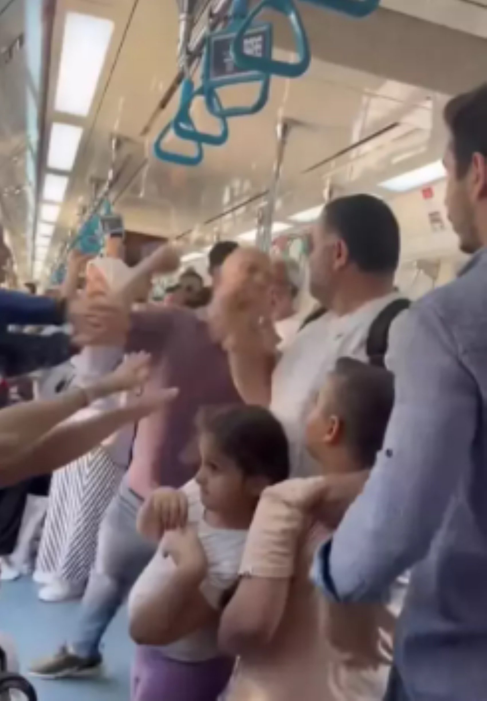 Marmaray'daki kavganın başlama anını anlattı: 'Başörtüme laf etti'
