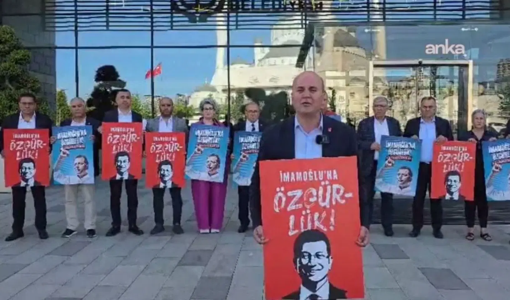 Başakşehir Meclisi’nde İmamoğlu protestosu: 'Gerekçesiz bir şekilde tutuklandılar'