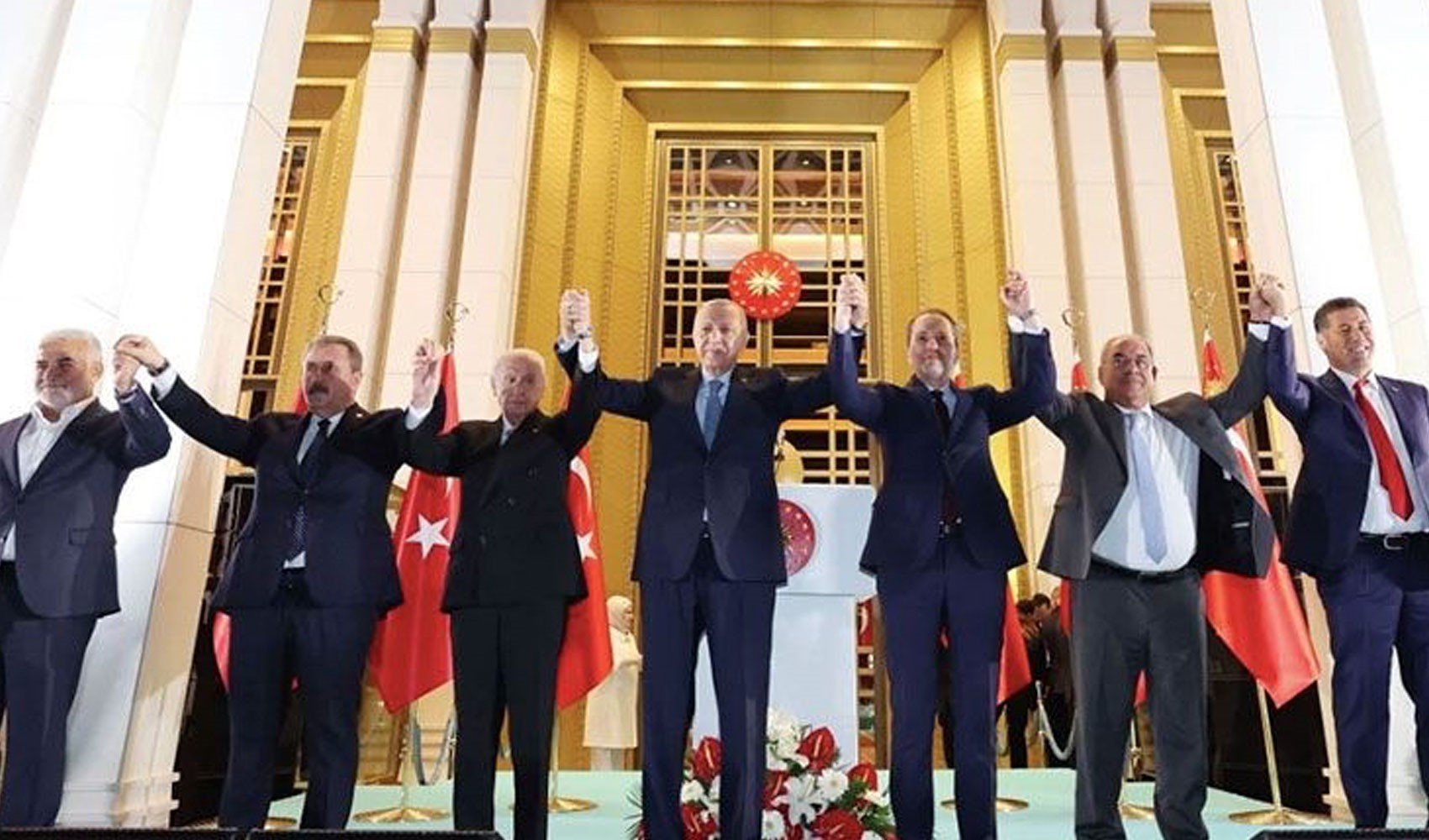 Cumhur İttifakı'nda bayramlaşma krizi: MHP küçük ortağa, AKP de eski ortağa kapıları kapattı