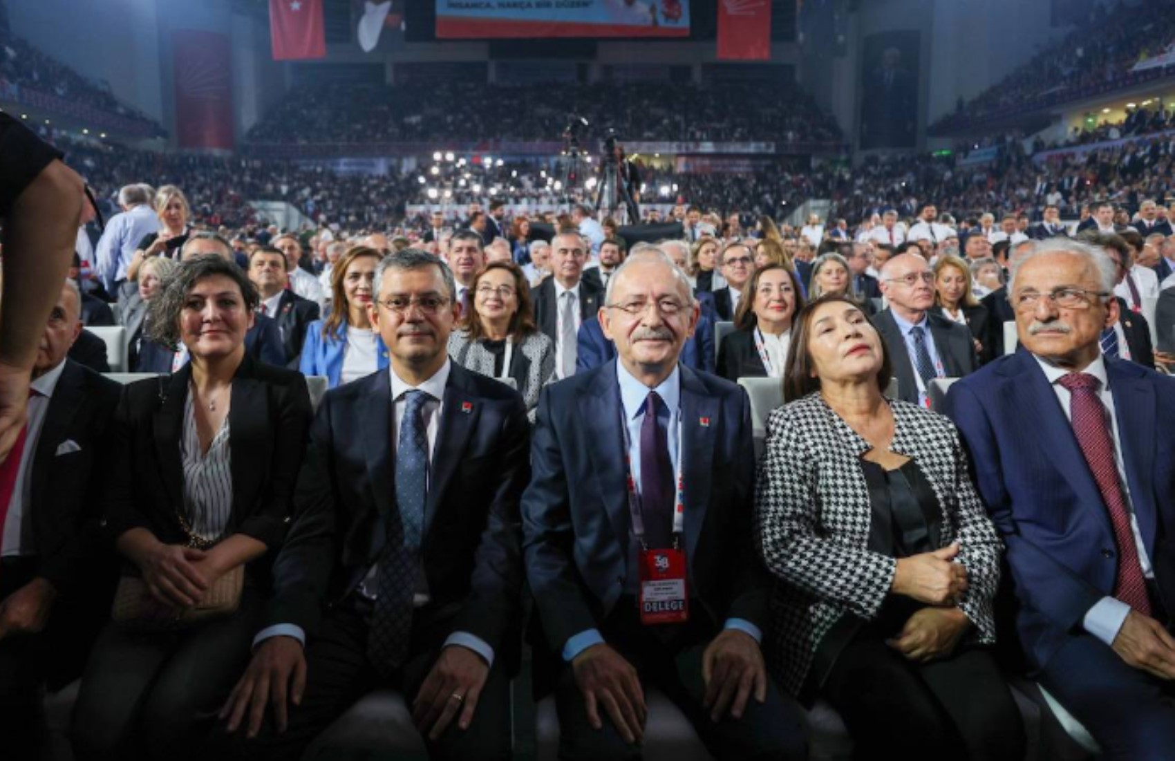 Prof. Sözüer'den 10 maddelik kurultay davası yorumu! 'Eylemli kapatma girişimi'