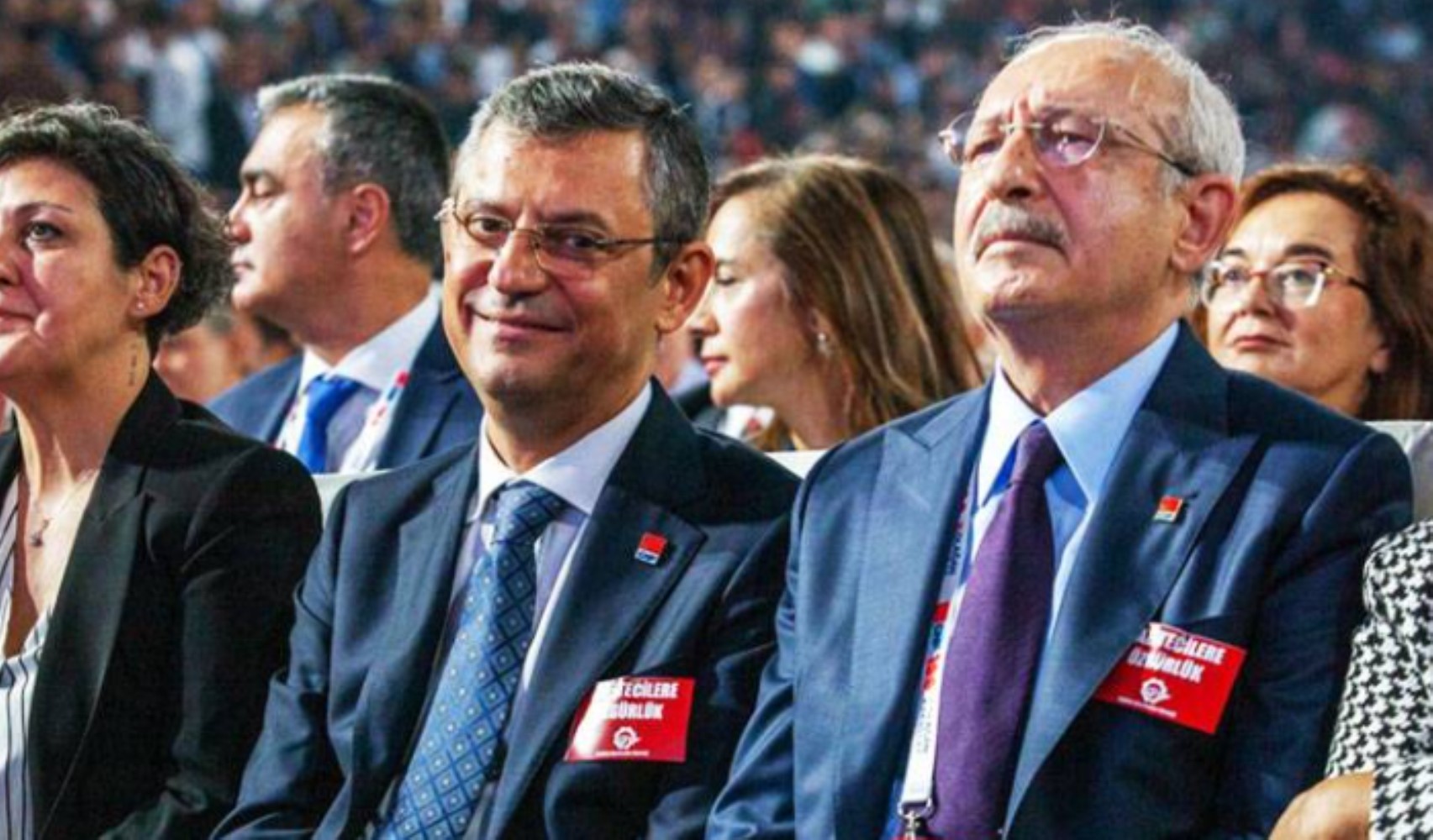 Prof. Sözüer'den 10 maddelik kurultay davası yorumu! 'Eylemli kapatma girişimi'