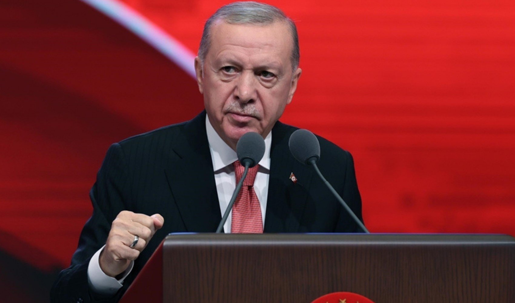 Erdoğan eşyalarını topluyordu! O isim engel oldu Erdoğan eşyalarını topluyordu! O isim engel oldu