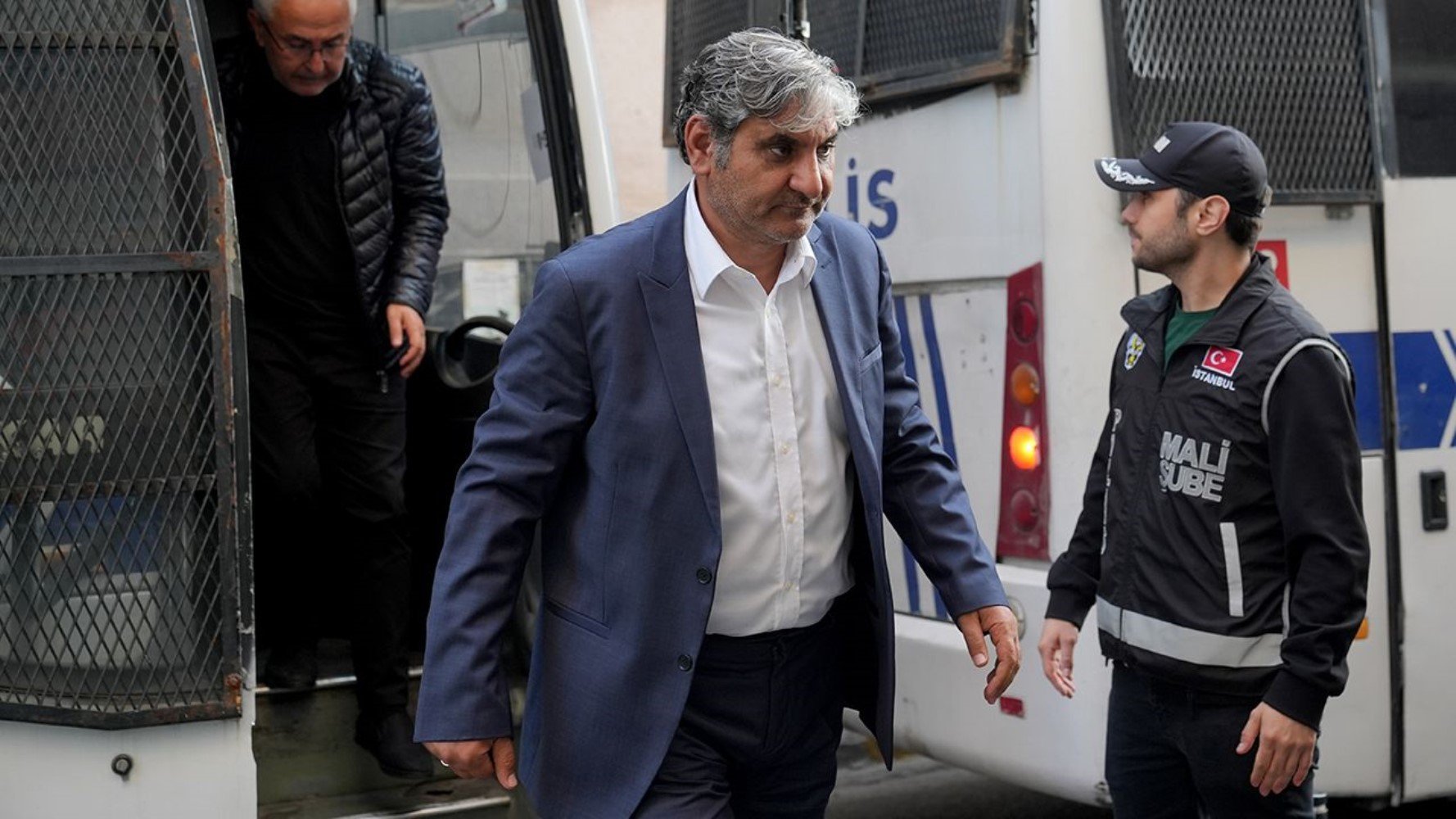 CHP'li belediyelere yönelik 4 ayrı soruşturmada 22 tutuklama! 14 kişi adli kontrolle serbest