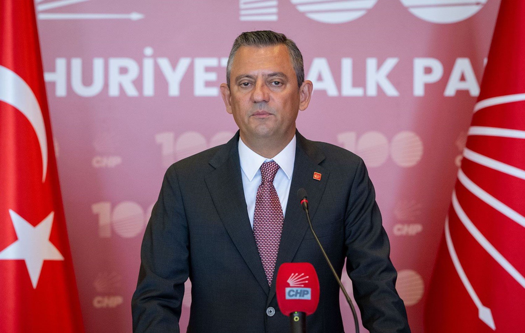Kılıçdaroğlu ve ekibinin geri döneceği iddia edilmişti: Özgür Özel 'CHP'ye kayyum atanır mı?' tartışmalarına son noktayı koydu