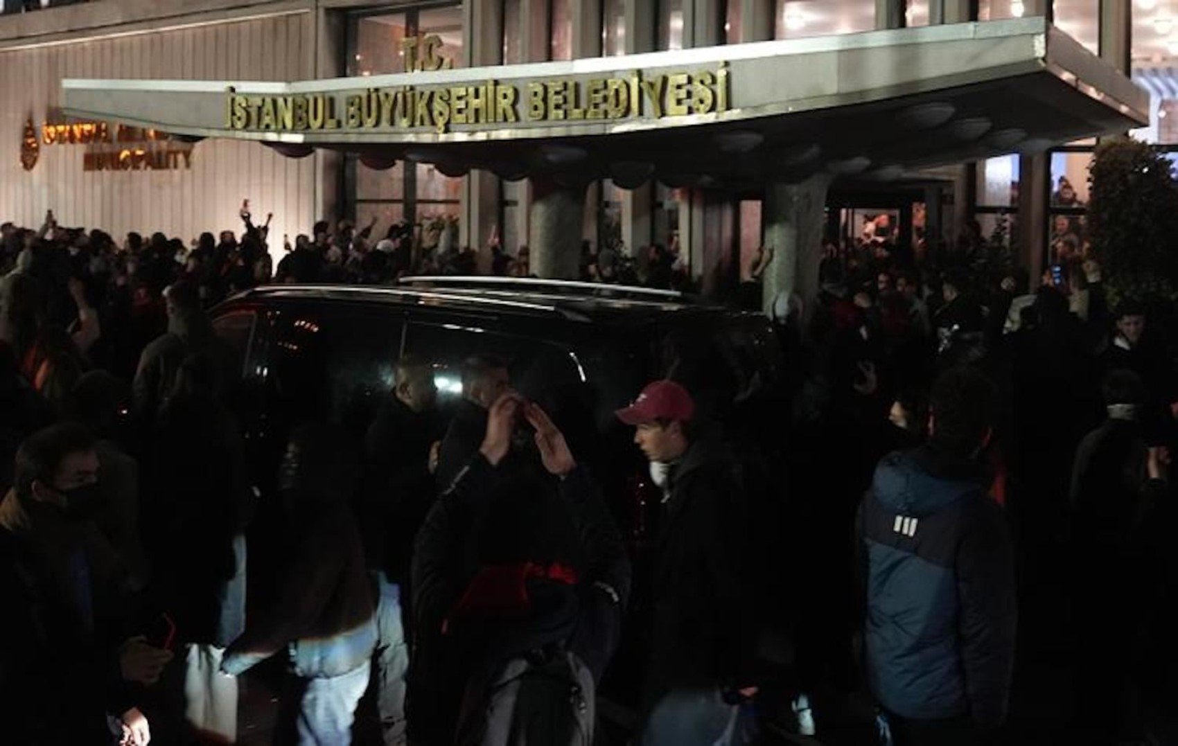 O ilçede dengeler değişti: Gaziosmanpaşa Belediyesi AKP'ye geçiyor?