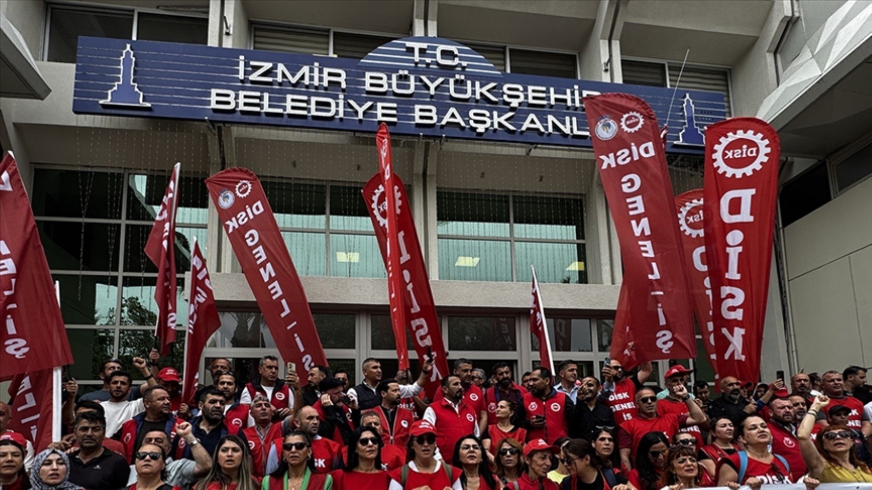 İzmir’deki grevde yeni gelişme: Sandıklar kurulacak
