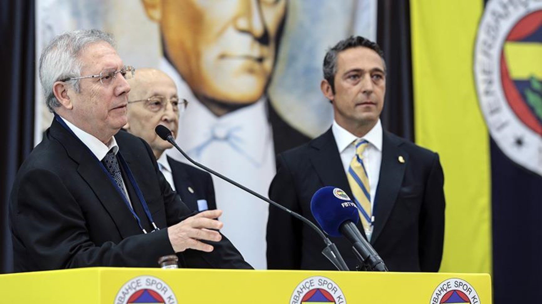 Son Dakika... Fenerbahçe'de tek gündem imza... Yönetimden resmi açıklama geldi: Kulübe ulaşan toplam imza sayısı belli oldu