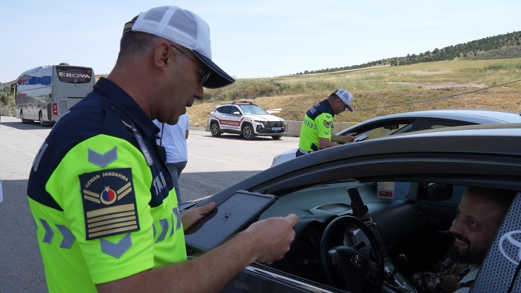 Kurban Bayramı öncesi trafik yoğunluğu! Radar ve drone destekli denetim