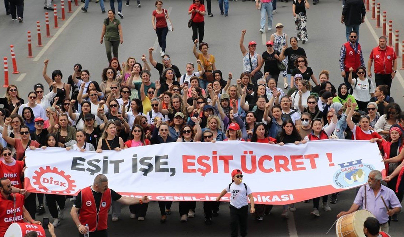 Son Dakika: Cemil Tugay'ın teklifi kabul edildi! İzmir'de 7 gündür devam eden grev bitti