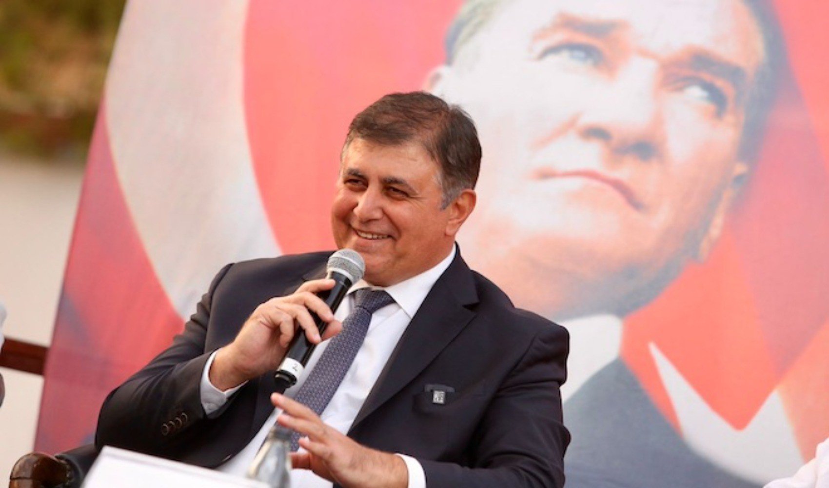 Belediye ve DİSK uzlaştı: İzmir Büyükşehir Belediyesi Başkanı Cemil Tugay açıklama yaptı