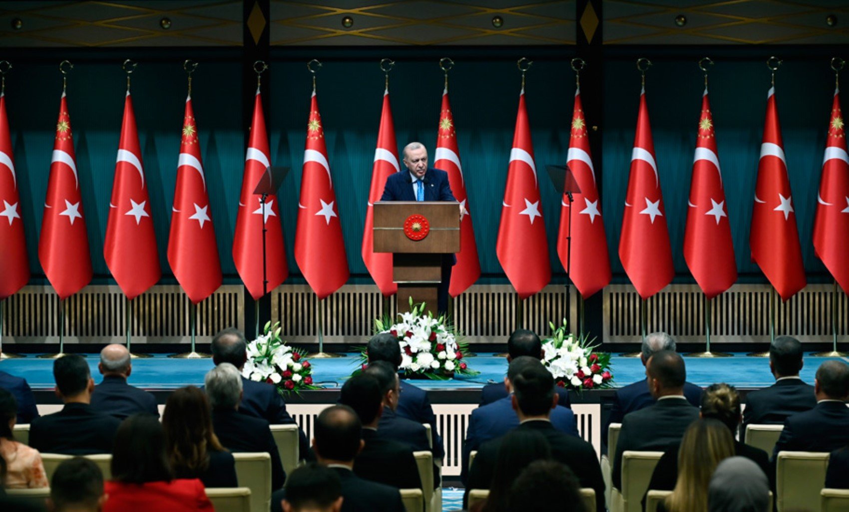 Yandaş gazeteci Kabine revizyonu ve erken seçim için tarih verdi!