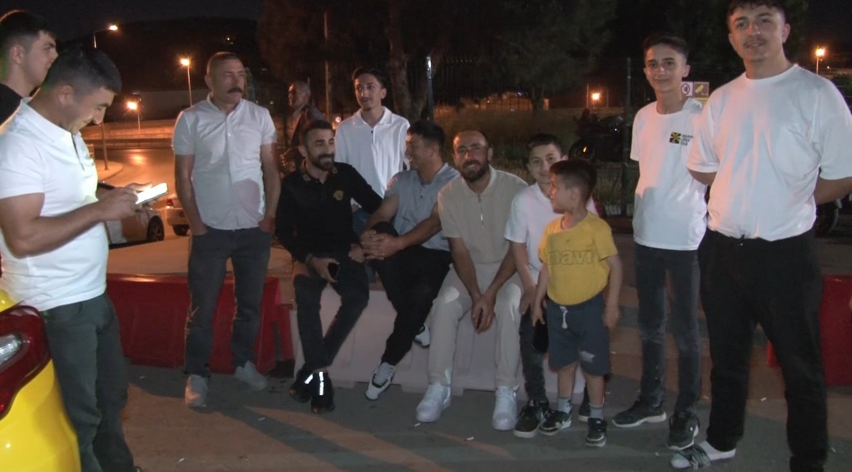 20 bin mahkum tahliye ediliyor! Cezaevi önünde tahliye sevinci