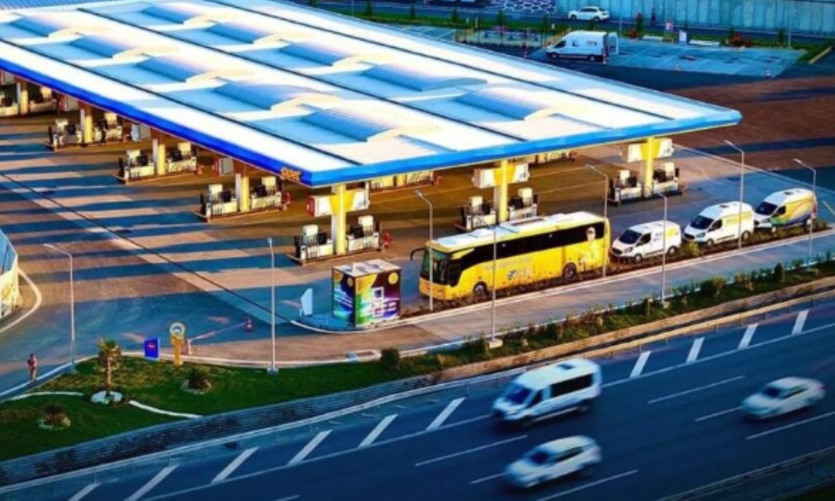 Tahliye edildi, AVM’si yükseliyor: İtirafçı müteahhitte tam gaz destek