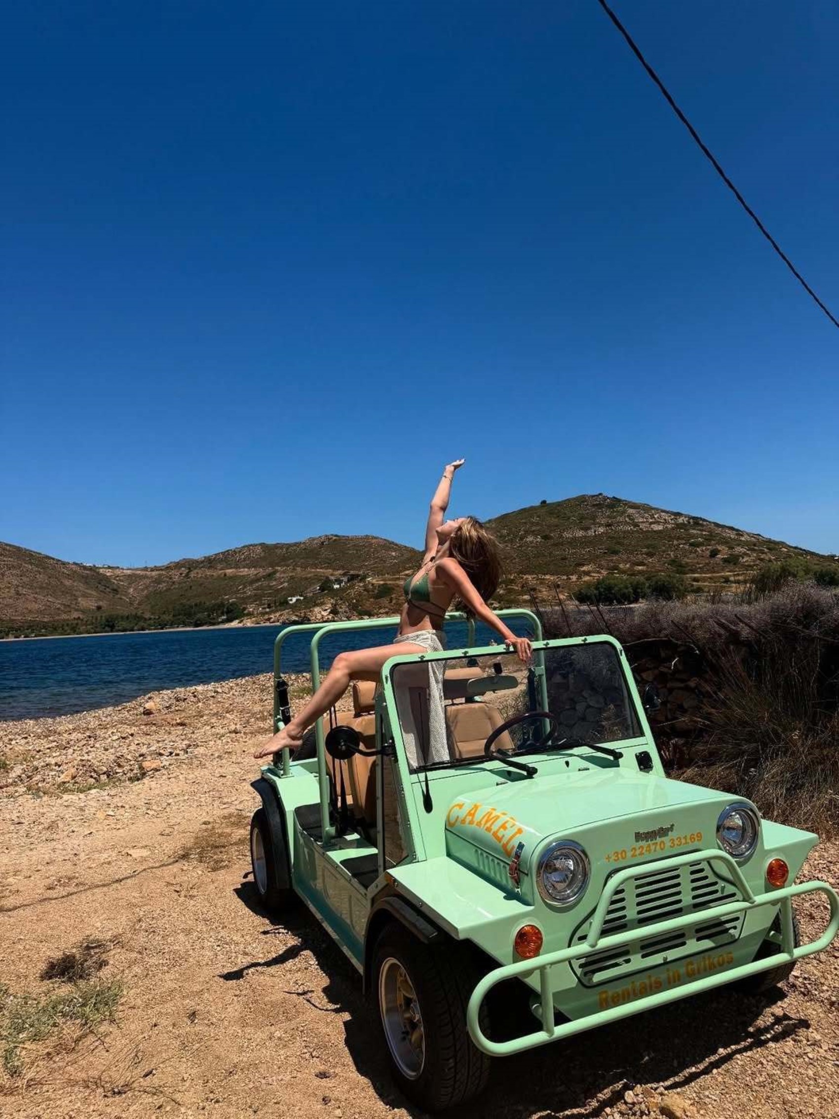 Yalı Çapkını’ndan Patmos’a: Afra Saraçoğlu'ndan tatil pozları