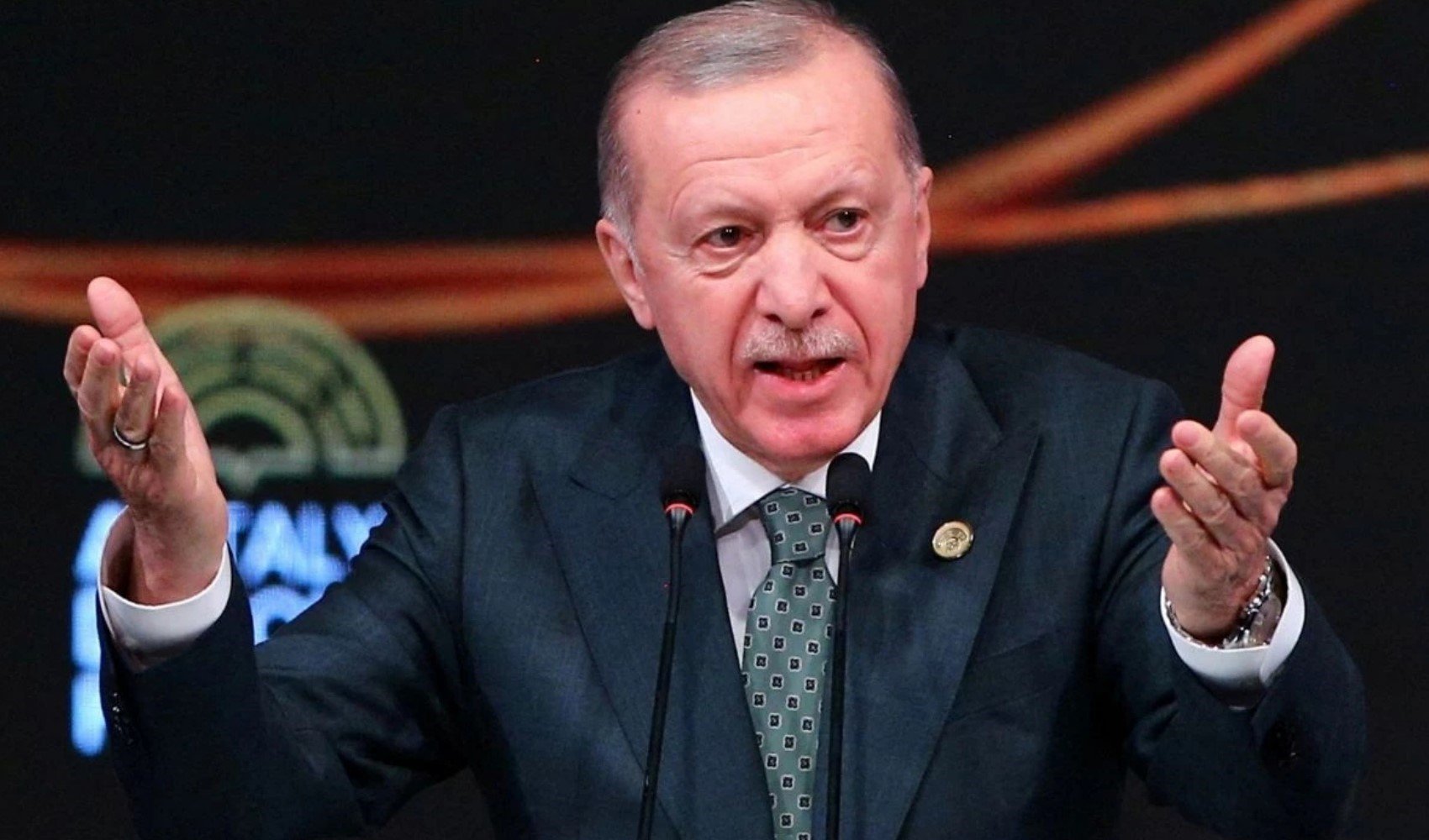 Hüseyin Çelik'in ardından AKP'den bir çatlak ses daha... Hüseyin Çelik'in ardından AKP'den bir çatlak ses daha...