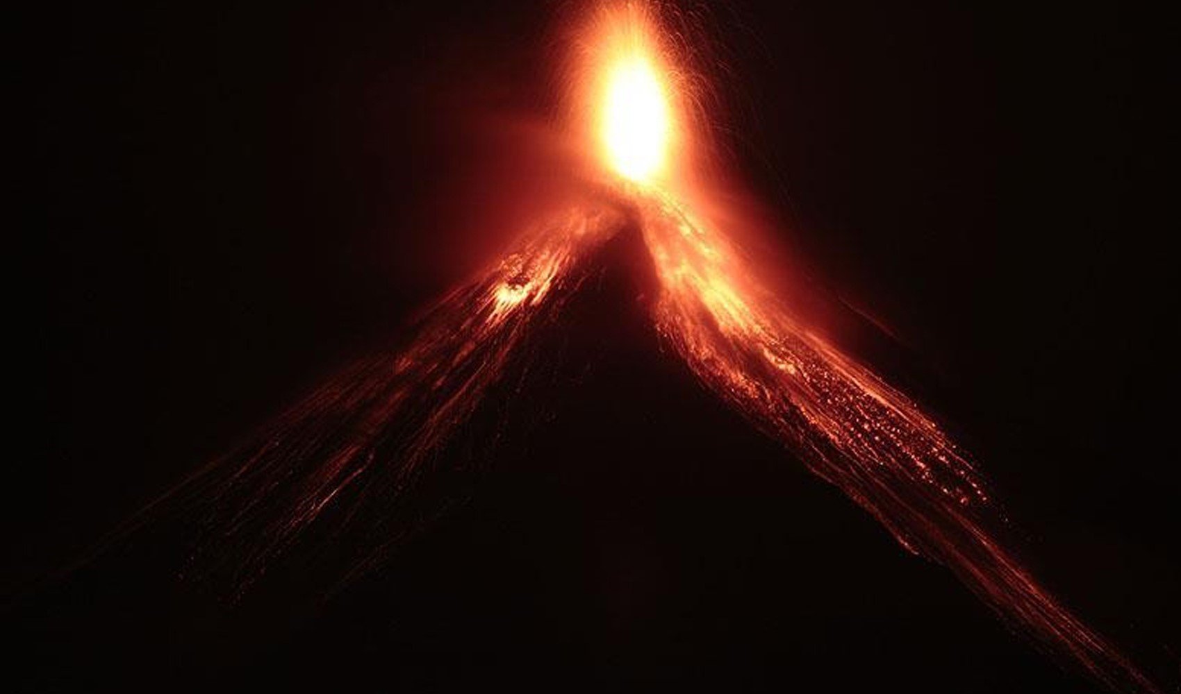 Guatemala'daki Fuego Yanardağında patlama