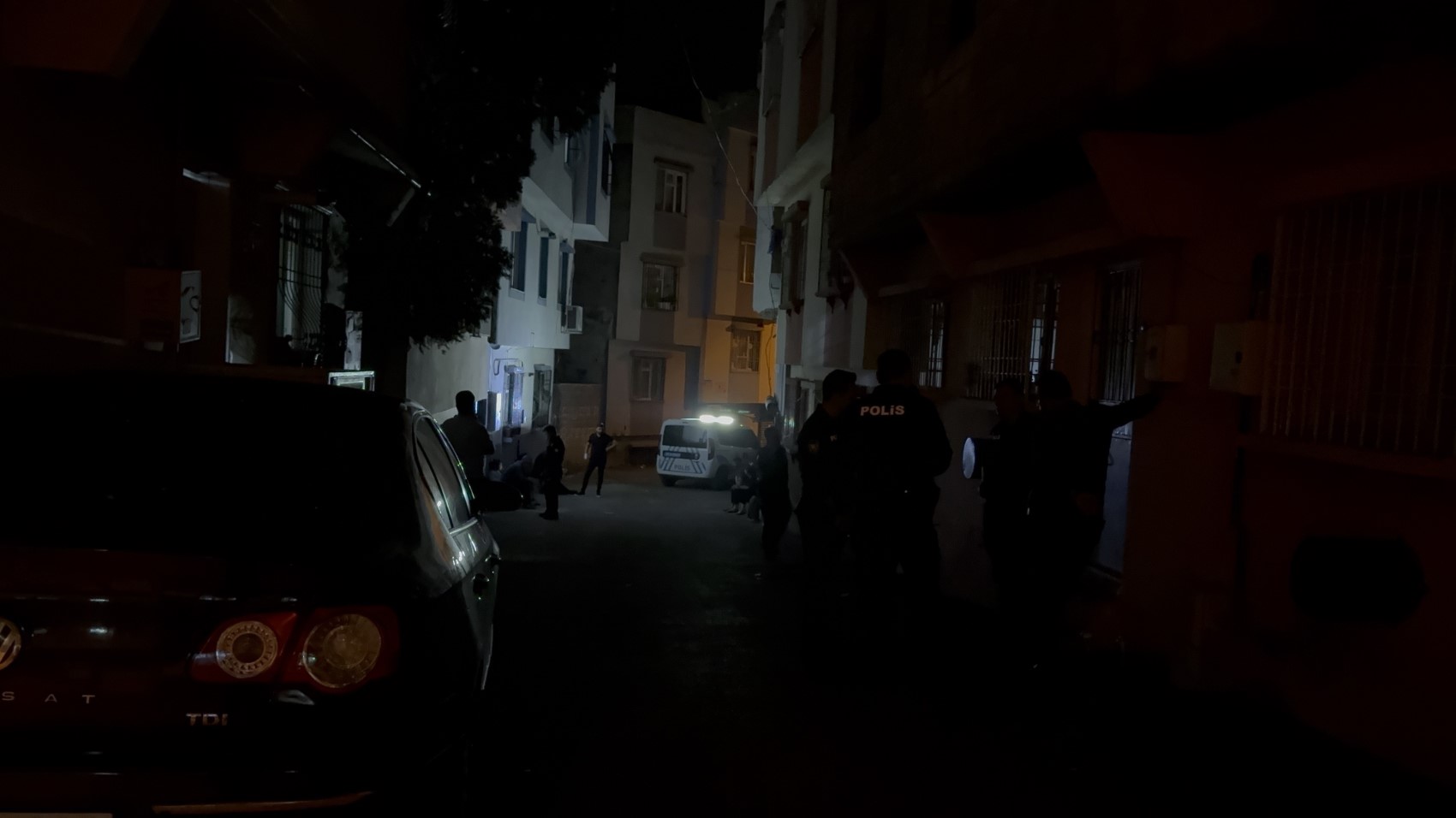 Anne ve kızı kilitli bir odada ölü bulundu