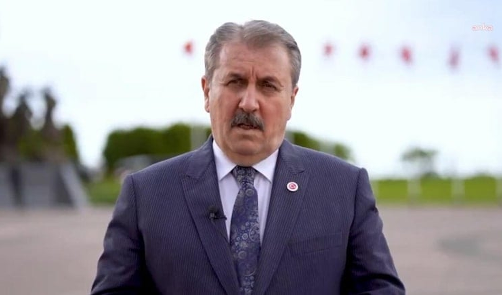 Ferdi Zeyrek'in kaza geçirmesi üzerine Destici'den geçmiş olsun mesajı