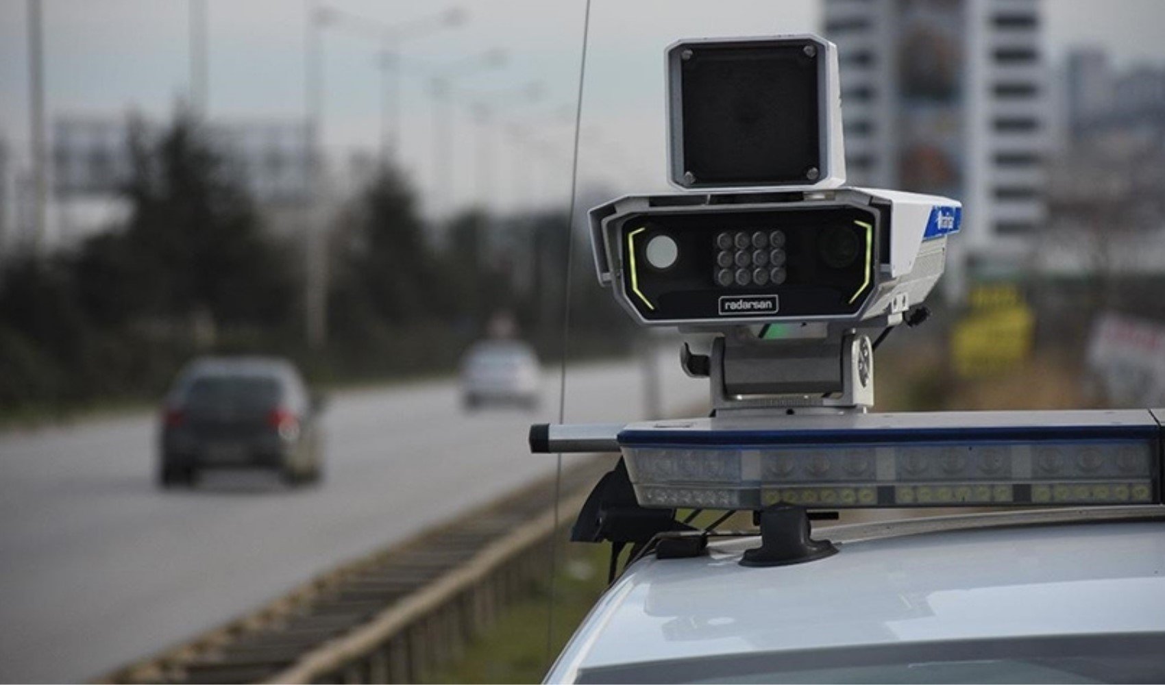 Siyasette radar tartışması: 'Bir radar da kendiniz için yerleştirin' Siyasette radar tartışması: 'Bir radar da kendiniz için yerleştirin'